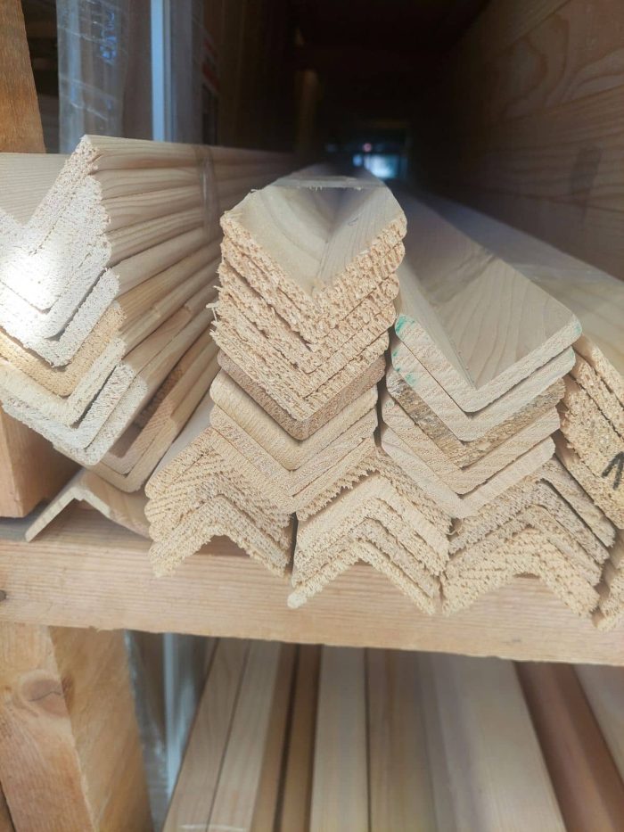 ugaona-lajsna-l-profil Ugaona lajsna L profil 4.5 cm x 4.5 cm